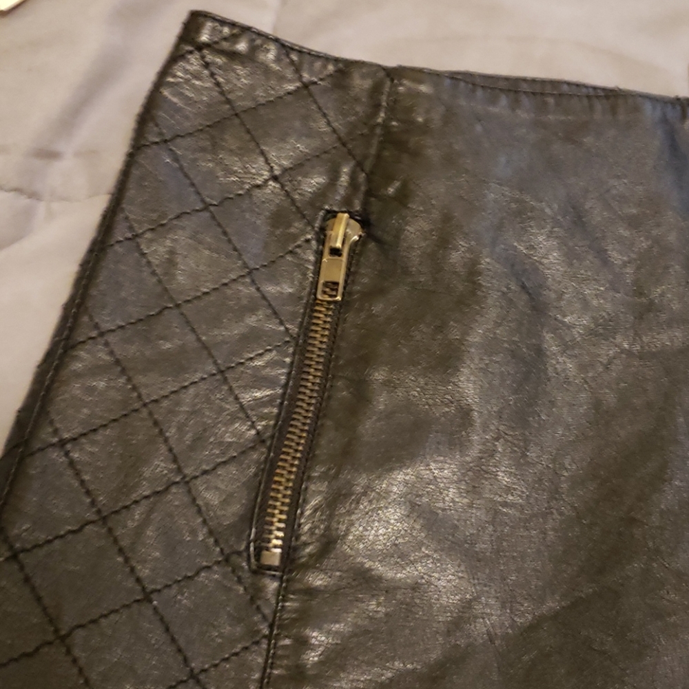 Mini skirt - Picture 2 of 7